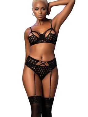 Mapale‎ Three Piece Lingerie Set with Garter NWT